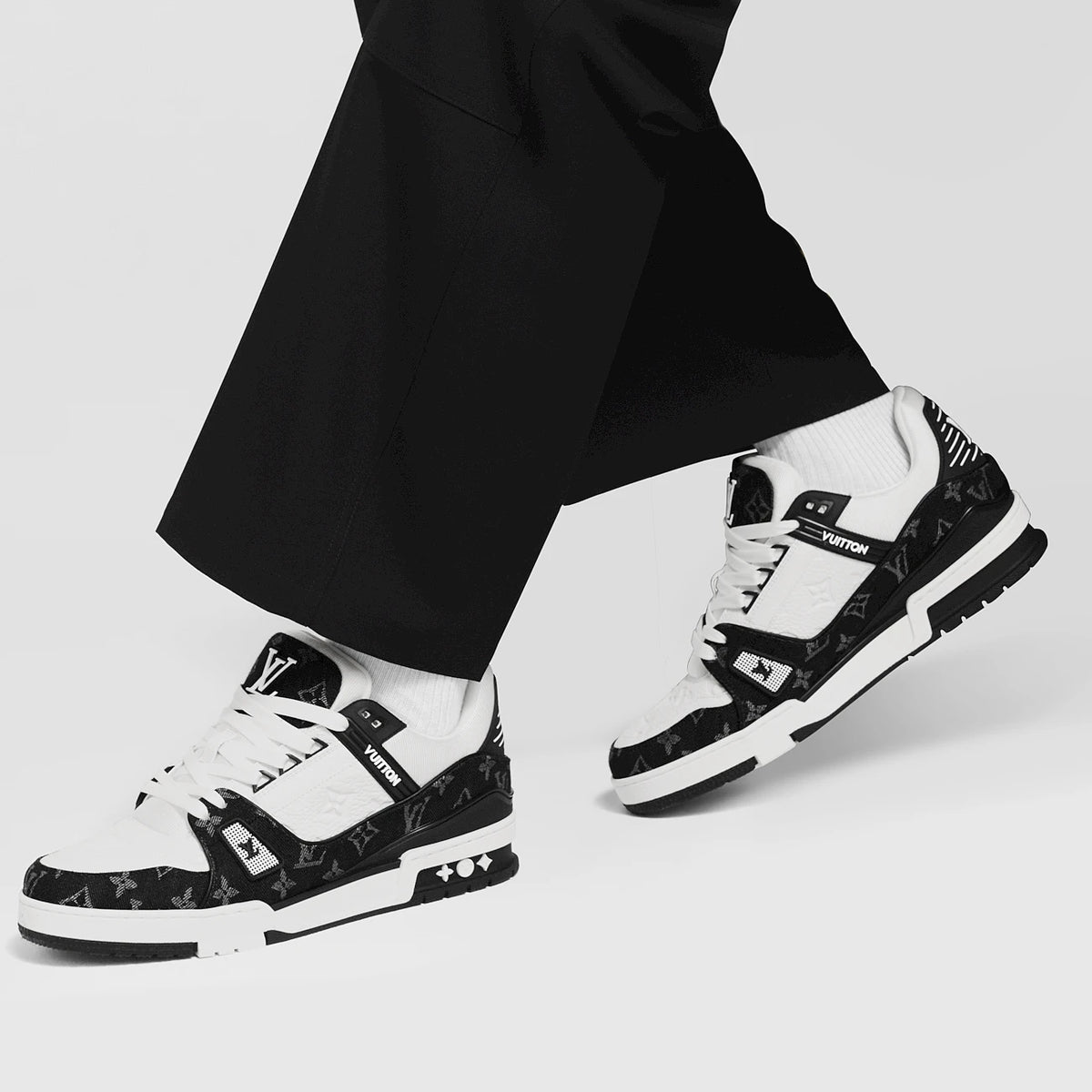 Louis Vuitton TRAINER Black